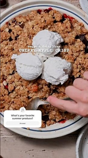 What to make with in season cherries🍒 cherry apple crisp 🤩