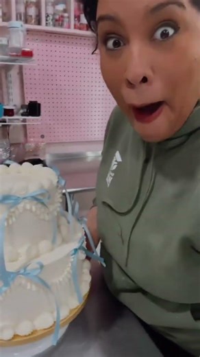 A BEAUTIFUL wedding cake for Cinderella!!!! 🕊️✨🏰💕 #cakes #cinderella