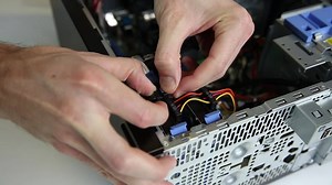 How to Remove and Install the Toolless HDD on PowerEdge T20