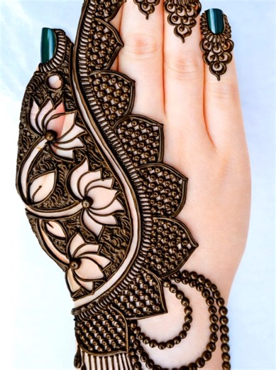 Sadiamehndidesigns mehndi designs Easy Mehandi designplease unfreeze myaccount#mehandiart#mehandidesign#fyp#foryou#foryoupagee trending mehndi designs viral video on tiktok usa