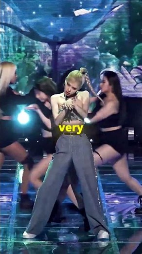 Blackpink Rosé Funny Moment with Backup Dancers 😍