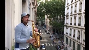 I can't get no sleep! Sandy Sax Live from his balcony 🎷😱 | Motion Bristol