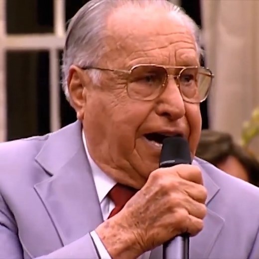 Even in his later years, you can see why this artist is named JUMPIN' Bill Carlisle! He was certainly a treasure to the Country Music community and we are honored to keep the legacies of artists like him alive. Watch the FULL episode at https://countryroadtv.com/video/cfr-celebration-vol1-mp4/?pl=2074. Be sure to start your FREE TRIAL today! | Country Road TV