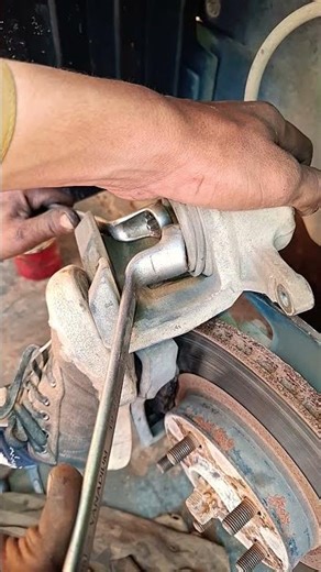 #automobile #how #brakesystem #mechanic #toyota #tips #skills #shorts #shortsfeed #reaction #yt