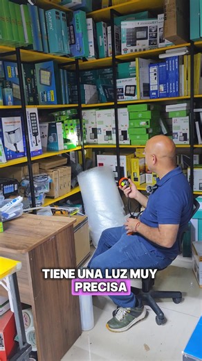 😁 ¡Linterna minera! Puede iluminar más de 15 horas de luz continua. Para ver nuestros productos, ingresa al link de nuestro perfil. #linternas #señorlinterna #linternaminera | Pandatec PE