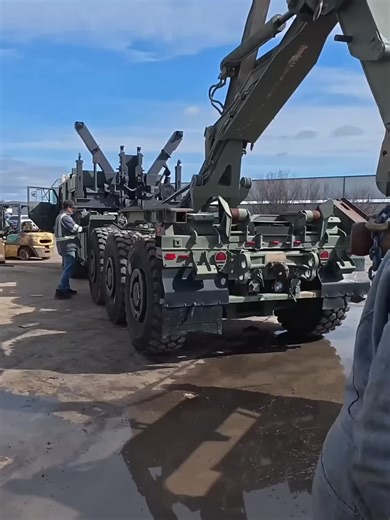 Towing a CAT D11R Dozer with LVSR HEMMT