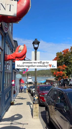 We knew Maine was beautiful but we didn’t know it was THIS beautiful🤯😍 From iconic lighthouses to coastlines and Acadia’s epic hikes, Maine is one of the dreamiest states to explore. We finally road tripped here and couldn’t believe how magical it was. But fair warning… you might just want to move here after visiting 😭🌲 ROAD TRIP DETAILS 👇🏽 💡 Portland Head Light – Maine’s most famous lighthouse the perfect first stop. 🌊 Bar Harbor – A charming coastal town full of lobster rolls, shops, o