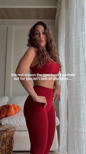 Daily Thrive by Vicky Justiz | It’s not that you can’t stay consistent ⬇️ It’s that the gym asks for extra time and extra planning you don’t always have…. but home... | Instagram