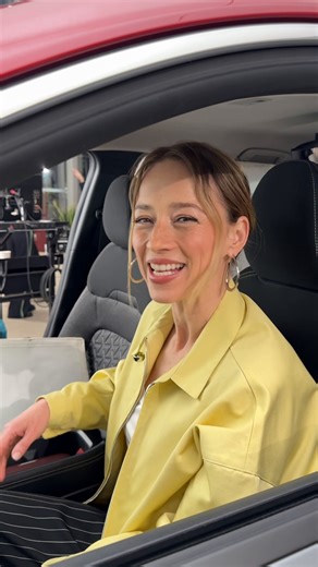 Un petit aperçu des coulisses de notre dernier tournage pour la campagne Décidez et roulez. 👀 Mettant en vedette nos véhicules KICKS et Rogue et bien sûr notre porte-parole Karine Vanasse. Les messages seront bientôt dans vos petits et grands écrans! Enjoy this behind-the-scenes look at our latest shoot for the Decide and Drive campaign. 👀 Starring the KICKS and Rogue, and of course our spokesperson Karine Vanasse. The spots will air soon on your screens big and small! | Nissan