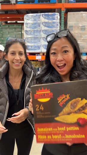 Costco Lovers Canada (yyccostcolovers) on Instagram: "Patty King International Jamaican Beef Patties @costco_canada Etobicoke, Ontario @justcallruth I LOVE coming to Toronto and having Jamaican Patties @allwynsbakery @scottybonsgrill but I would LOVE to have them at home too. I literally eat nothing but food from these two faves as soon as I land · · · #costco #tinasfavyyc #costcoloverscanada"