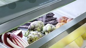 Indulge in everlasting freshness with BioFresh by Liebherr. 🥬 Unlock the BioFresh drawer to reveal perfectly preserved salad leaves – crisp, flavorful, and irresistible. Liebherr's cutting-edge BioFresh technology elevates your kitchen experience, ensuring every moment is enchanting. By maintaining a temperature just above 0°C, it dramatically extends the longevity of your fruits and vegetables, so you can savour their freshness for longer. | Liebherr Appliances ZA