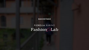 FIORELLA FASHION CO-LAB 💗 Ci siamo divertiti, abbiamo riso e creato legami che vanno oltre questo progetto. Fiorella Rubino Fashion Co-Lab è un percorso di co-progettazione che ci ha permesso di creare degli outfit che rispondessero alle esigenze e ai desideri di Elisa e Alessandra, due amiche della community #FiorellaRubino diventate designer per l'occasione. Qui il backstage del giorno in cui abbiamo scattato i capi realizzati. Se questo è l'inizio, non vediamo l'ora di goderci il resto 😍 Sc