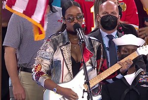 H.E.R. Performs 'America The Beautiful' Ahead Of Super Bowl 55 — Watch - TVLine