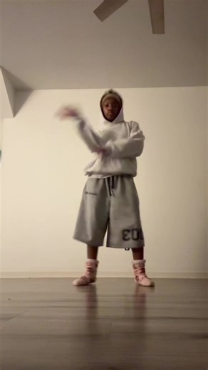 Sharp Dance Moves by NBA Dancer Damaris