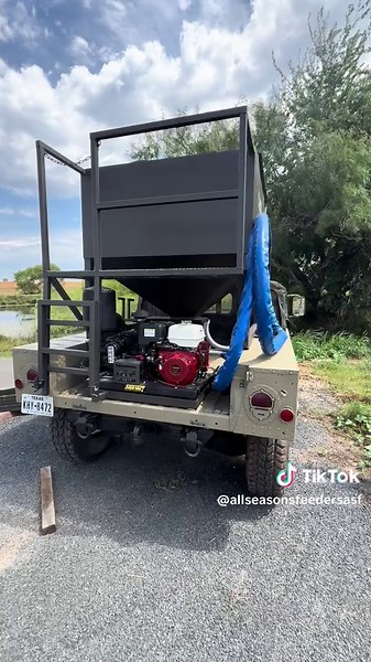 Custom Hummer Feed Blower Buggy Overview