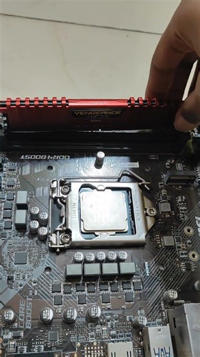DDR4 RAM installation