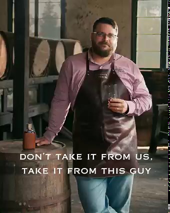 Looking for the perfect gift this holiday season? Our NEW Leather Wrapped Glass Flask is the perfect addition to your bar collection. Cheers! 🥃 | Clayton & Crume