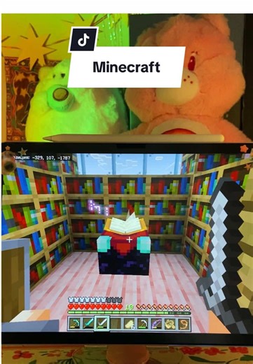 Давно не было нашего чиллового мирочка, простите ребятки 🥺🙏 🌟Анимации - actions and staff 1.9 🌟Мод на блоки и каску - Essentials 🌟Шейдеры майнкрафта (яркие визуальные эффекты) 🌟Дополнение на животных - Питомцы-искорки (Упрощенная версия) 💕Моя версия игры - 1.21.132 Бедрок #cozygames #cutegames #fyp #foryou #Minecraft