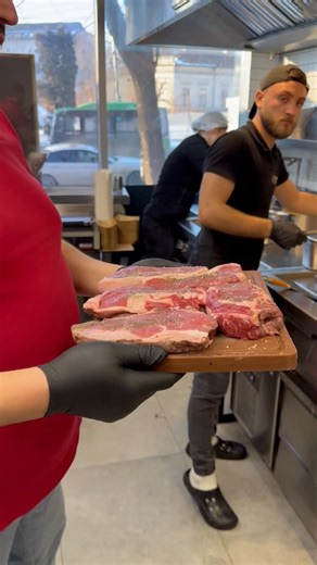 Belea Burger | Steak de vită pentru echipa Belea. | Instagram