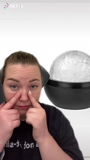 It looks so pretty 😍✨ DIY face icing mold with an empty eos lip balm! #diy #earthday2021 #crafty #lipbalm #eos #skincare #fyp