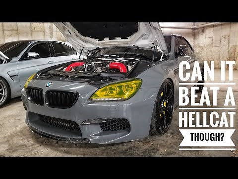 Modified BMW M6 Races a Stock Hellcat After Rallye Car Show