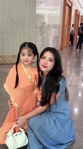 ကျောင်းကပွဲနေ့က မာမီနဲ့မတင်ရသေးလို့ ရိုက်ပေးတဲ့သူကမရိုက်တတ်တော့ဂွတိုလေးဖြစ်နေတဲ့အပြင် ဝါးတားတားဖြစ် #😆 #fyp #babyyuki