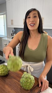 🌿 Artichokes may seem daunting, but once you know how to navigate their deliciousness, they become a culinary gem! Here's a quick breakdown of what you need to know: 🍴 Edible Parts: The "heart" of the artichoke is the most sought-after part, known for its tender and flavorful taste. The meaty portions of the leaves near the base are also edible and can be enjoyed by gently scraping them with your teeth. 🙅 Avoid These Parts: The fuzzy "choke" located above the heart is inedible and can spoil y
