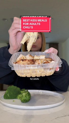 Who has the best kids meal for adults? Today we tried Chili’s! #kidsmealsforadults #chilis #minicheeseburgers #ranch #chickencrispers