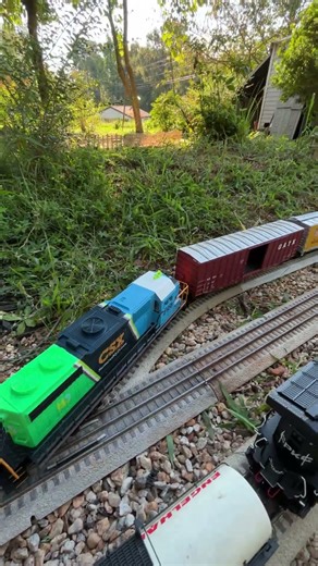 Gp38 pushing into the yard #lionel #Gp38 #railwaycontent #csx #csxrailroad #csxtransportation