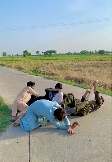 Humaray Ilakay k kuch logoun ki Hqaiq ko funny andaz men dkhaya hy vedios passand aey to share krni hy 😄😄#funny #foryou #🤣😂🤣😂🤣😂🤣😂🤣😂🤣😂🤣😂🤣 #mianwalians #newfunnyvideos😜😂 #newfunny