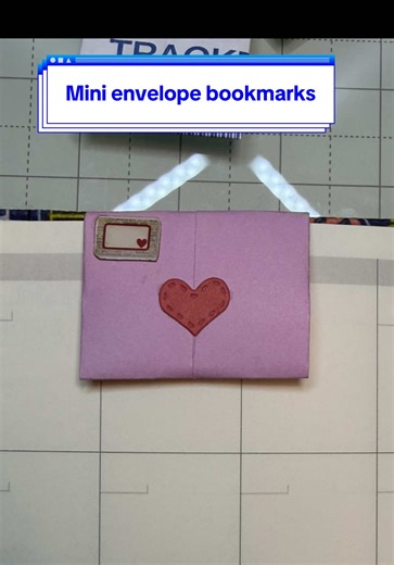 Made some mini envelope bookmarks on live. These are fun and you can premake a bunch at a time. #junkjournal #ephemera #minienvelopebookmark #liverecap