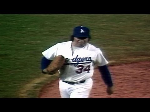 1981 WS Gm3: Valenzuela K's Piniella, Dodgers get win