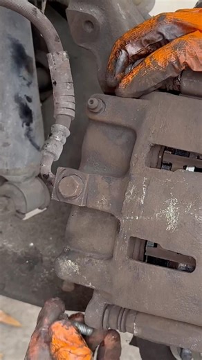 1995-2001 Ford Explorer Front Brake Pads and Rotors Replacement @ElmoMotorWorks