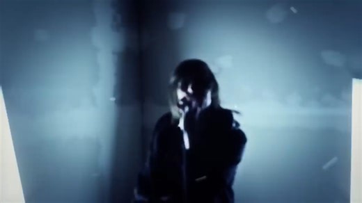 美国电子核 Young Medicine - She Makes Me Do Dirty Things