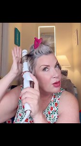 One minute hair tutorial 🥰 | Mrs Kari Clark