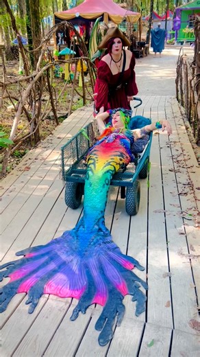 That’s a BIG BASS! 🎣😱 | Mermaid Sparkles