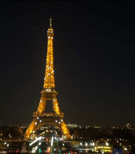 Exploring Paris with Friends: A Grateful Adventure