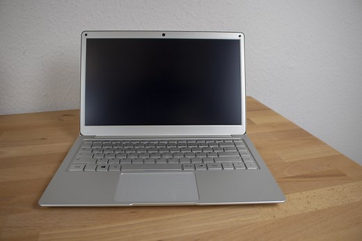 Trekstor Surfbook A13B Review: Light, cheap & good?