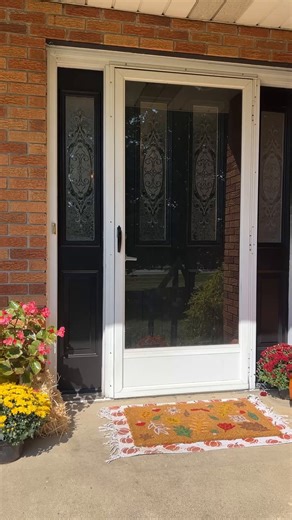 Open up to autumn 🍂 Enjoy the scenery of the season from inside your home with an Andersen Retractable Screen Door 🍁 Get yours: http://thd.co/4q6HN41 🎥: onemoreproject on IG | The Home Depot