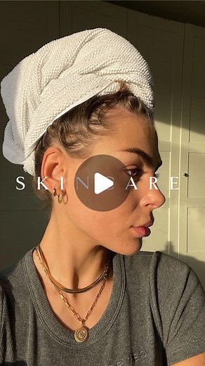 Lena Kankel on Instagram: "[Anzeige] @formel.skin 💗 Personalisierte Hautpflege mit ärztlicher Betreuung🧑🏼‍⚕️ Mit meinem Code „LENASKIN40“ kannst du im 1. und 2. Monat 40% sparen! Formel Skin hat mir sehr bei meinem Weg zur gesunden Haut geholfen. Dafür bin ich unfassbar dankbar! Bis April 2022 habe ich zusätzlich eine Isotretinoin-Therapie gemacht, wobei mich Formelskin ebenfalls sehr unterstützt hat.🙏🏼 Wie funktioniert das? 🔸HAUTANALYSE - Hautfragebogen ausfüllen & Bilder deiner Haut hoch
