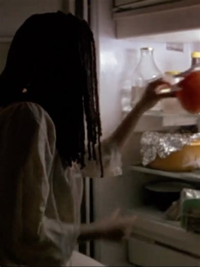 In the middle of the night..I'd throw away a half-eaten cake..#justanothergirlontheirt #chantel