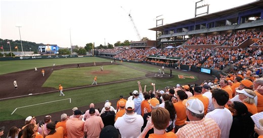Tennessee baseball freshman avoids significant injury