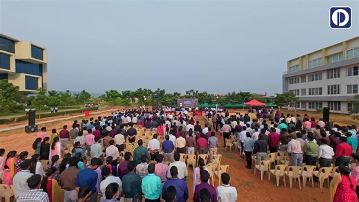 An evening of honoring unwavering dedication and a passion for excellence. 𝗦𝘁𝗮𝗿 𝗔𝘄𝗮𝗿𝗱𝘀 𝟮𝟬𝟮𝟱 𝗮𝘁 𝗣𝗶𝗻𝗻𝗮𝗰𝗹𝗲 𝗠𝗮𝗱𝘂𝗿𝗮𝗶 offered a fulfilling experience for the 𝗱𝘆𝗻𝗮𝗺𝗶𝗰 𝘁𝗮𝗹𝗲𝗻𝘁 𝗮𝘁 Pinnacle Infotech. The evening was a captivating mix of 𝘀𝘁𝗮𝗻𝗱𝗼𝘂𝘁 𝗽𝗿𝗼𝗳𝗲𝘀𝘀𝗶𝗼𝗻𝗮𝗹𝘀 𝗿𝗲𝗰𝗲𝗶𝘃𝗶𝗻𝗴 𝗮𝘄𝗮𝗿𝗱𝘀 and the stage bursting to life with 𝗵𝗶𝗴𝗵-𝗲𝗻𝗲𝗿𝗴𝘆 𝗱𝗮𝗻𝗰𝗲 𝗮𝗻𝗱 𝘀𝗼𝘂𝗹𝗳𝘂𝗹 𝘀𝗶𝗻𝗴𝗶𝗻𝗴 𝗮𝗰𝘁𝘀. We finally wrapped up, as the DJ bel