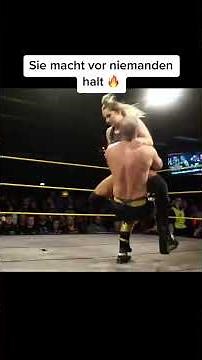 Sie legt sich auch mit den Männern an! 💯 #berlin #wrestling