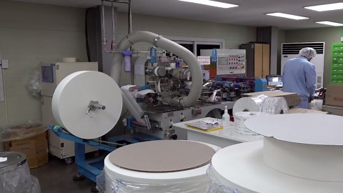 Must Watch High-Tech Factory Mass Producing Wet Tissues Efficiently