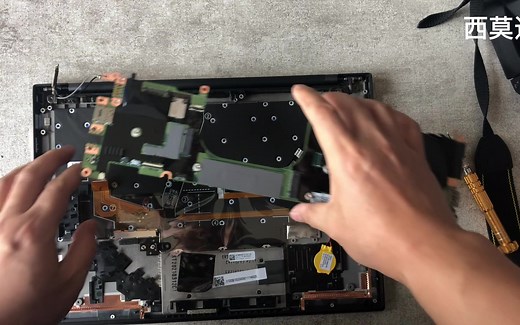 ThinkPad X1 Carbon 2021 全面拆解 (二）