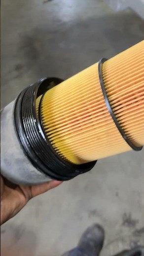 Freightliner oil filter change