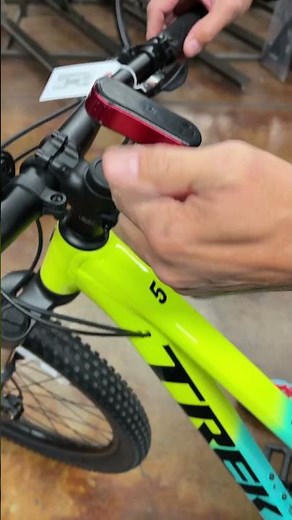 Tighten Loose Headset: Bike 🚵‍♀️ Maintenance Quick Tip. #bikeshop #bikeshoplife #bikemaintenance