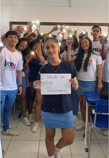 E o título de melhor professora vai para…👑❤️ #adm #escola #terceirao ##terceirao2025 #fyyyyyyyyyyyyyyyy #viralvideos