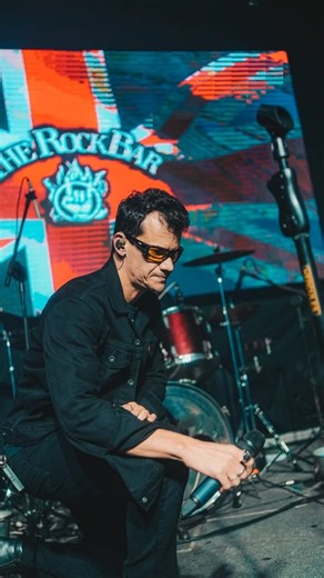 The Rock Bar on Instagram: "Sábado, 10 de Janeiro, começa a Temporada de Verão 2026 do The Rock Bar💥 Estaremos juntos novamente, fazendo o melhor que nós fazemos : curtindo muuuito um Rock N Roll 🎵 . Já salva a data, coloca seu nome na LISTA VIp (link na bio - entrada free até 22h) e vem com a gente! 😎 ⚠️Importante - se você gosta de conforto, comodidade, nao quer ter horário para chegar, nao quer fila para entrar garanta seu INGRESSO, MESA ou CAMAROTE - link na bio! . 🗓️ ABERTURA OFICIAL |